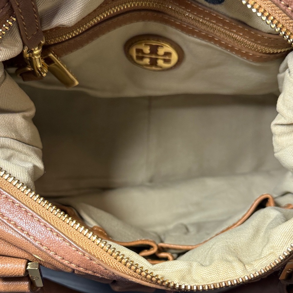 Tory Burch Leather Crossbody/Shoulder Hobo Bag - Picture 12 of 13